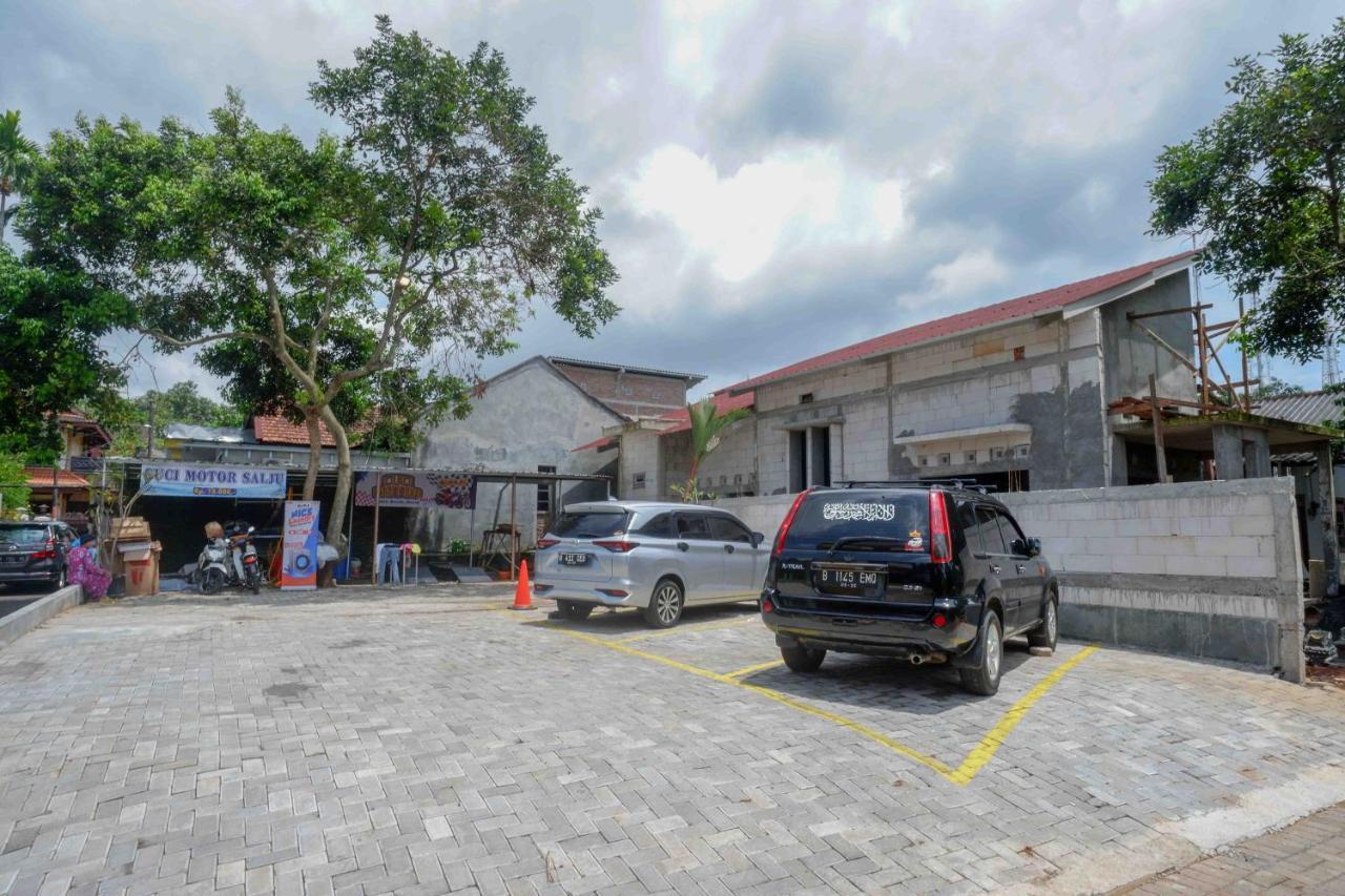 Reddoorz Plus Near Patung Kuda Undip Jatingaleh Dış mekan fotoğraf