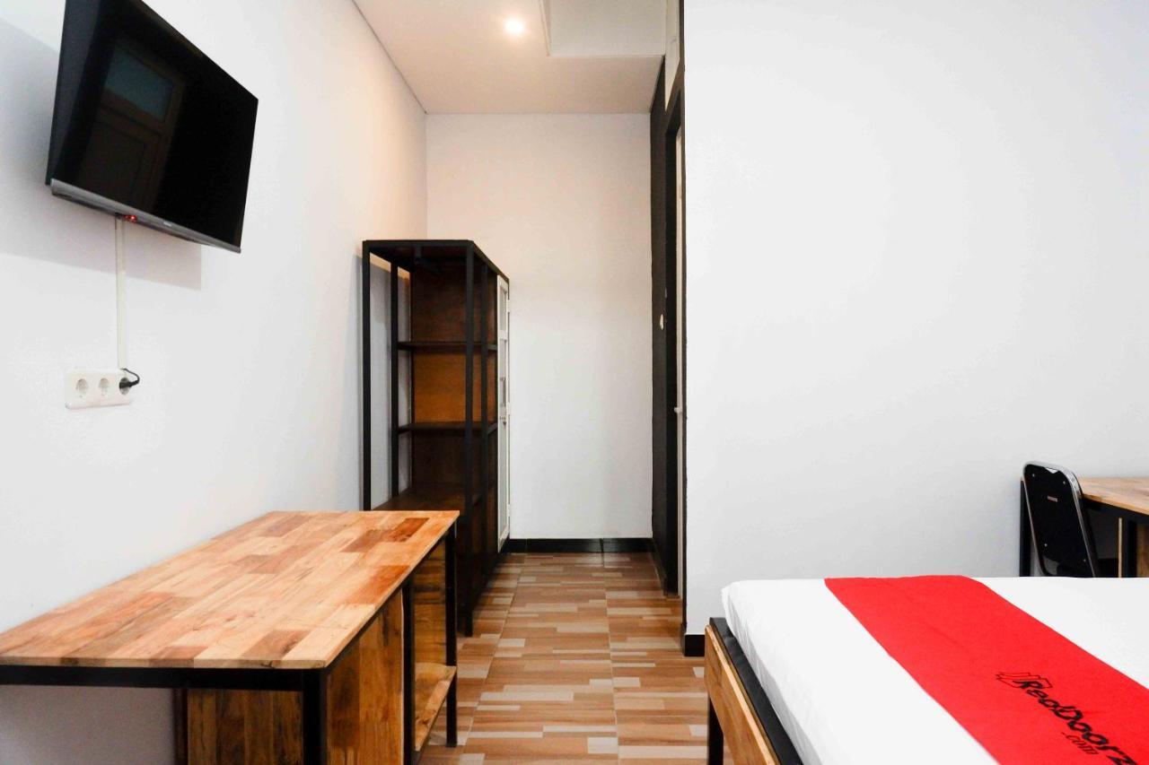 Reddoorz Plus Near Patung Kuda Undip Jatingaleh Dış mekan fotoğraf