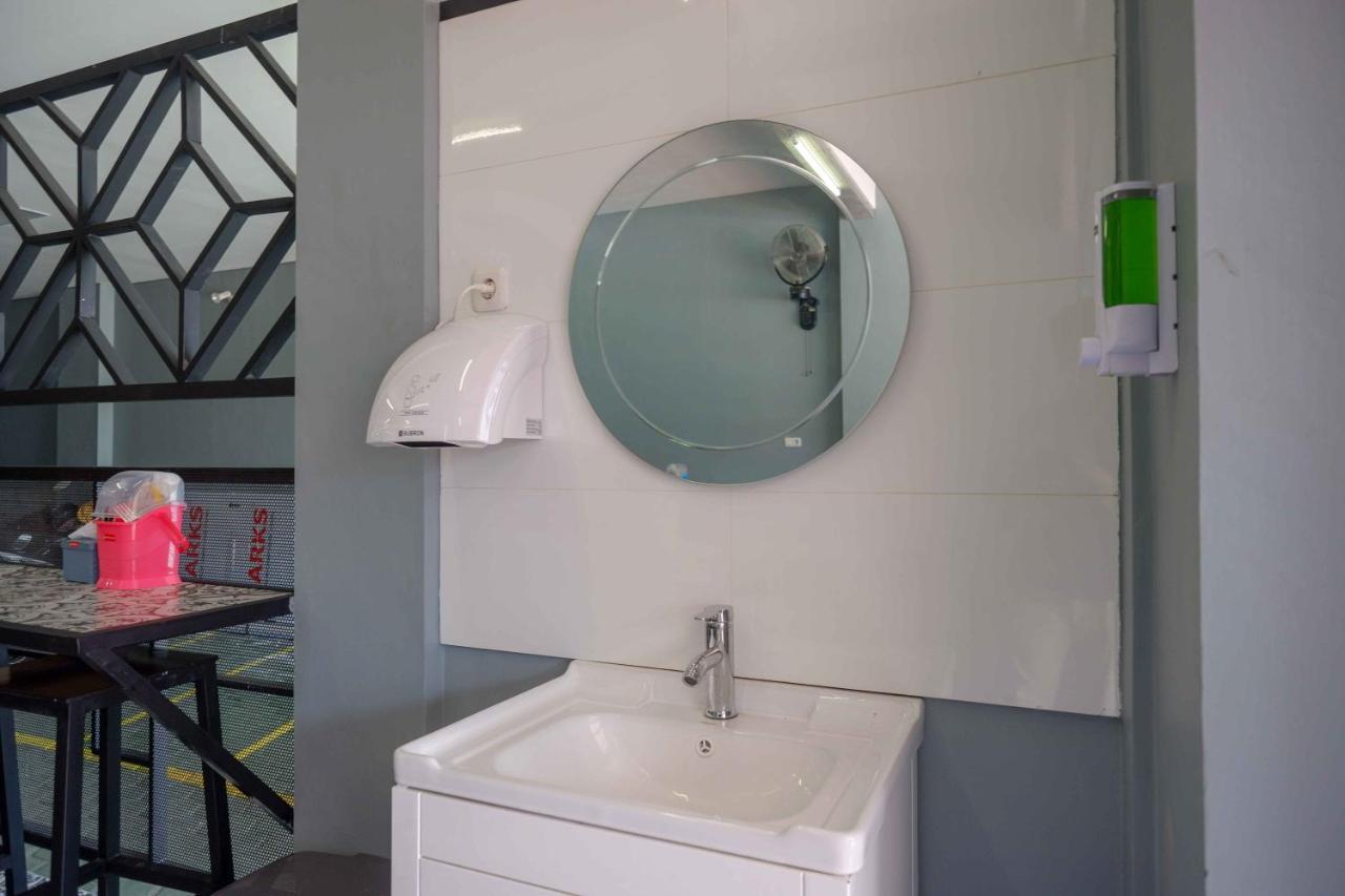 Reddoorz Plus Near Patung Kuda Undip Jatingaleh Dış mekan fotoğraf