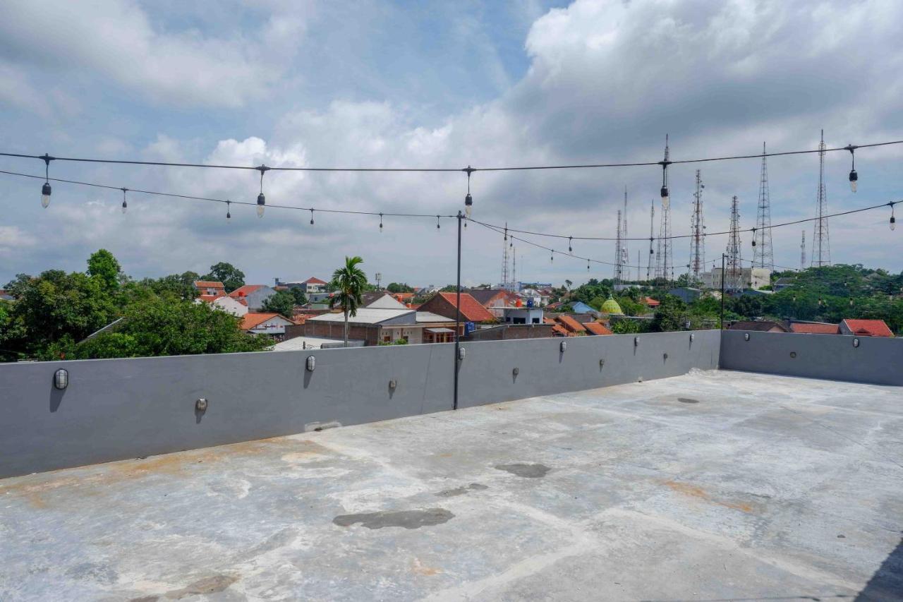 Reddoorz Plus Near Patung Kuda Undip Jatingaleh Dış mekan fotoğraf